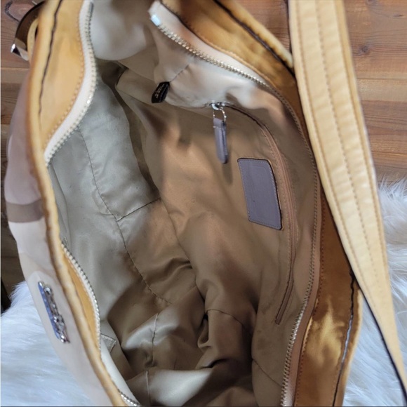 Coach bag & wristlet. Signature C satin style 18969 & matching wristlet. - Picture 5 of 11